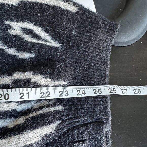 Men’s L Fuzzy Knit Cardigan Black White Abstract Pattern Button Front Grandpa - Picture 6 of 8